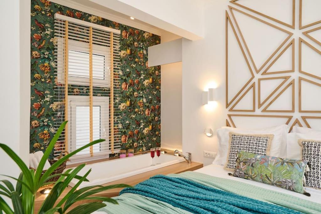 Kaizen Chania - New Central Apartment Just 350M Away With Private Jacuzzi And Free Parking! Kültér fotó
